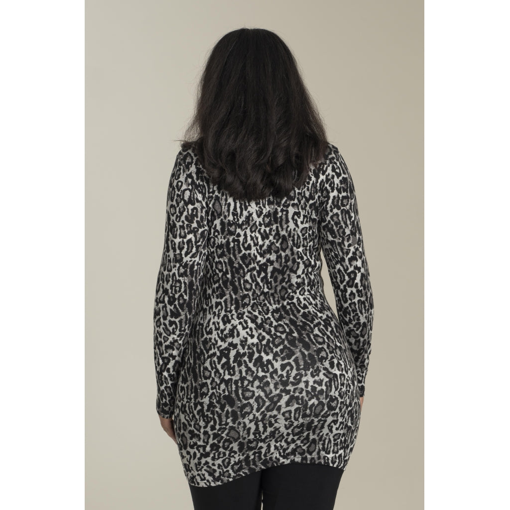 Sandgaard Slim long leo t-shirt Long Top Grey Leoprint